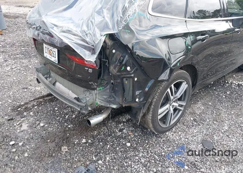 2021 Volvo Xc60 T5 Momentum z USA, uszkodzony, nr VIN YV4102DK4M1818887